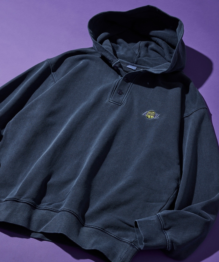 NBA × FREAK'S STORE 別注 チームイラスト バックプリント ヘンリーネックパーカー