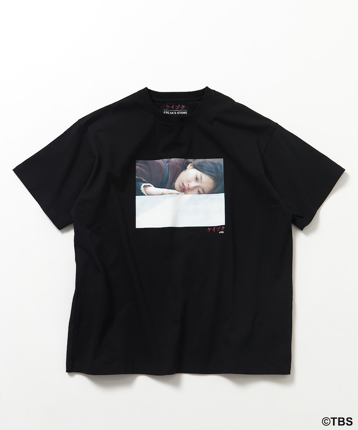 【3月13日12:00発売】TBSドラマ『ケイゾク』コラボ「SHIBATA」フロントプリント ショートスリーブ クルーネックTシャツ B