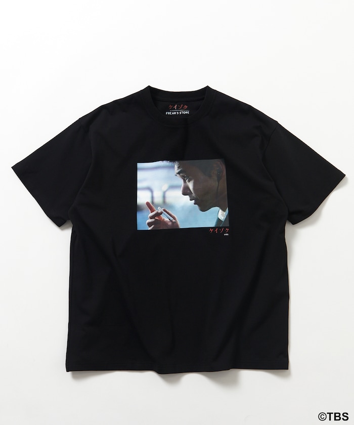 【3月13日12:00発売】TBSドラマ『ケイゾク』コラボ 「MAYAMA」フロントプリント ショートスリーブ クルーネックTシャツ B