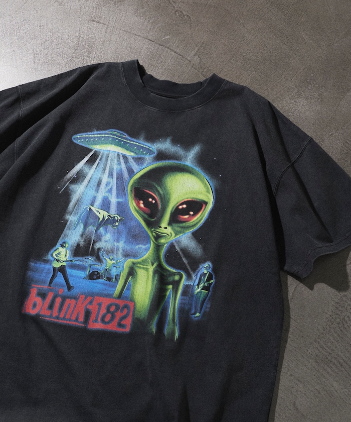 【EXCLUSIVE】BLINK182 alien print Tee / ブリンク182 エイリアングラフィックプリント クルーネック Tシャツ