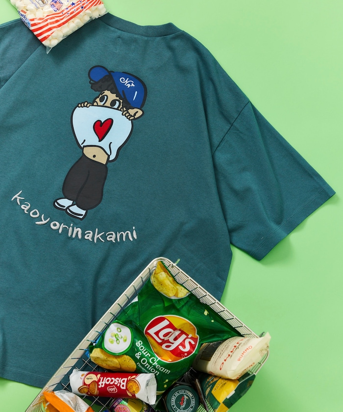 【5月22日 12:00販売開始】kaoyorinakami × FREAK'S STORE/カオヨリナカミ 別注 ヘソダシボーイ Tee