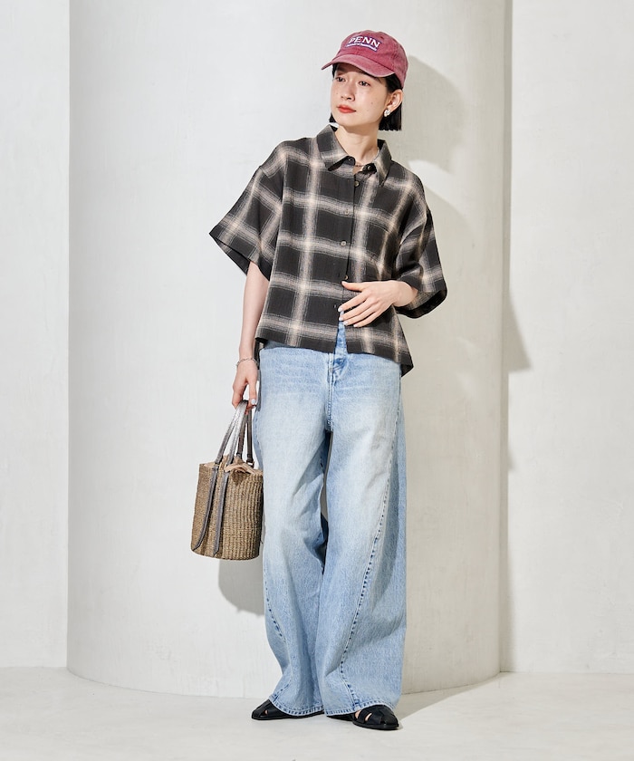 チャコールグレー：CHARCOAL