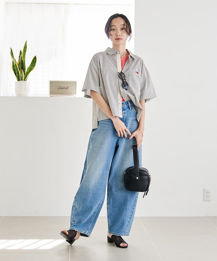 ブラック：BLACK