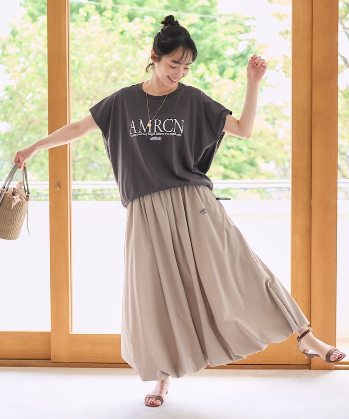 ベージュ：ベージュ×チャコール