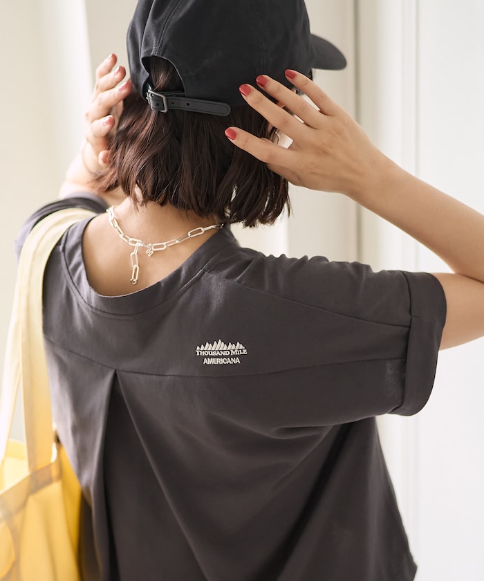 ベージュ：ベージュ×チャコール