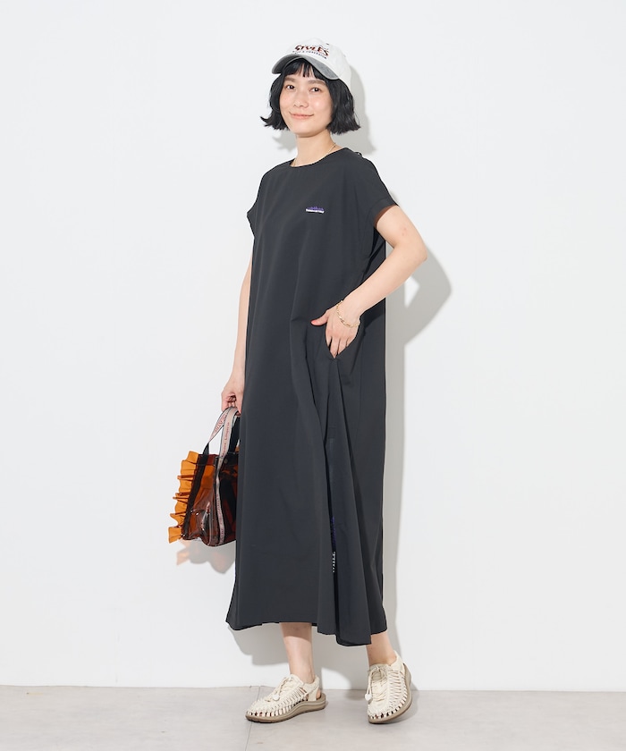 ブラック：BLACK