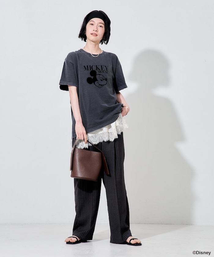 チャコールグレー：CHARCOAL