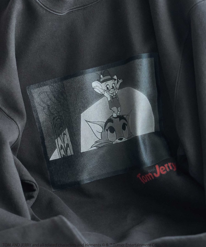チャコールグレー:CHARCOAL