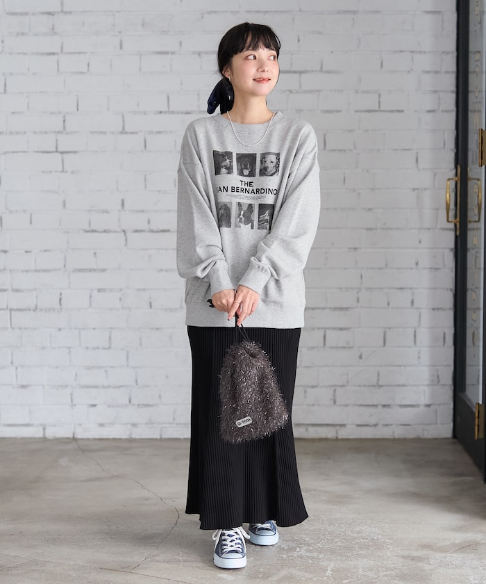 ライトグレー：ASH