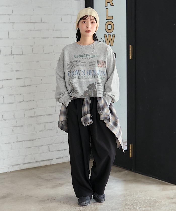 ライトグレー：ASH