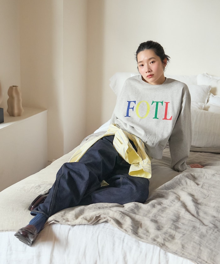 ライトグレー：ASH