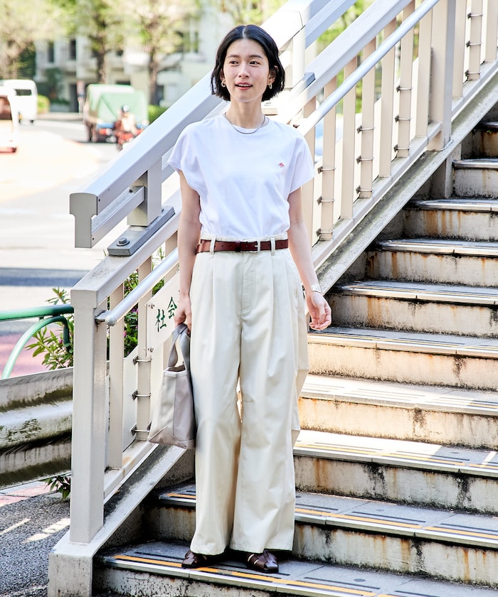 ホワイト：WHITE