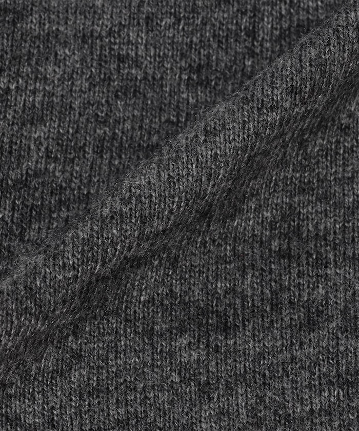 慵懶露肩針織上衣