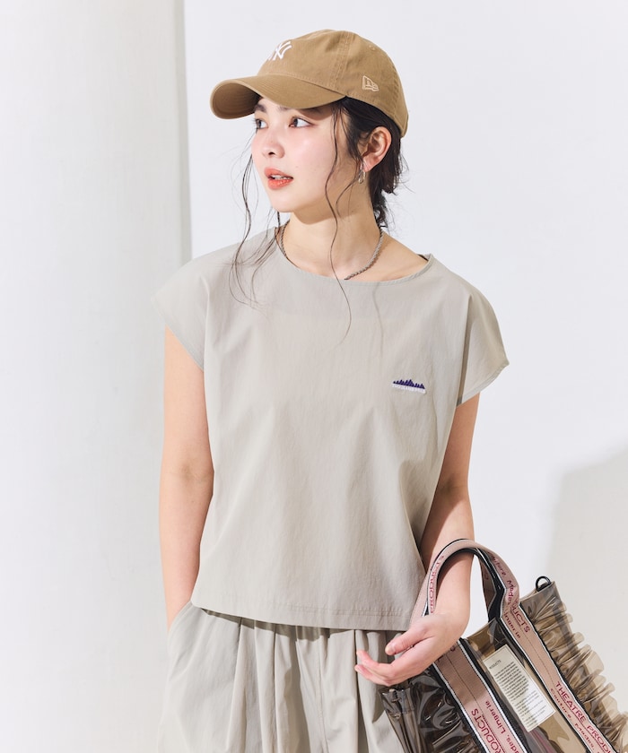 ベージュ：BEIGE