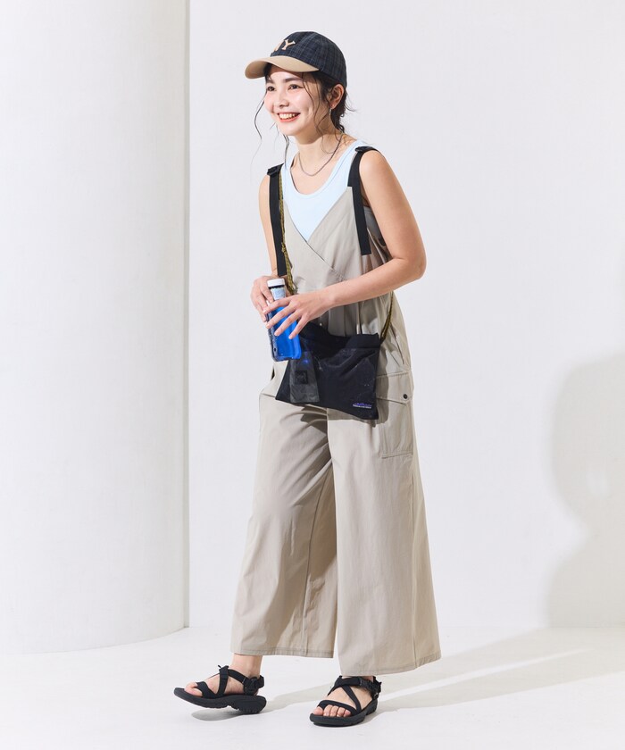 ベージュ：BEIGE