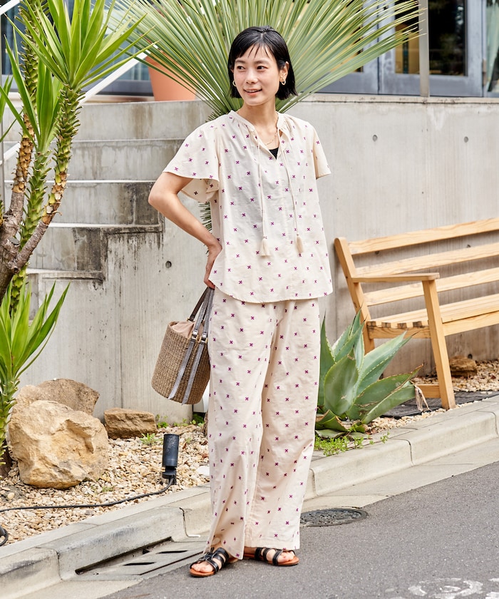 オフホワイト：OFF