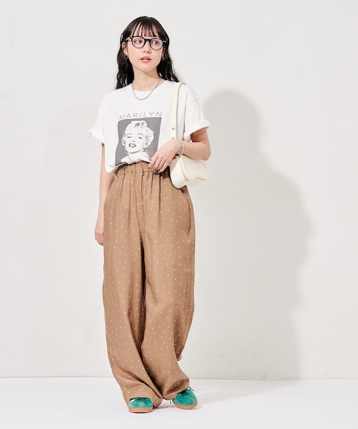 ベージュ：B.DOT