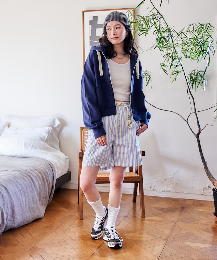 ホワイト：WHITE