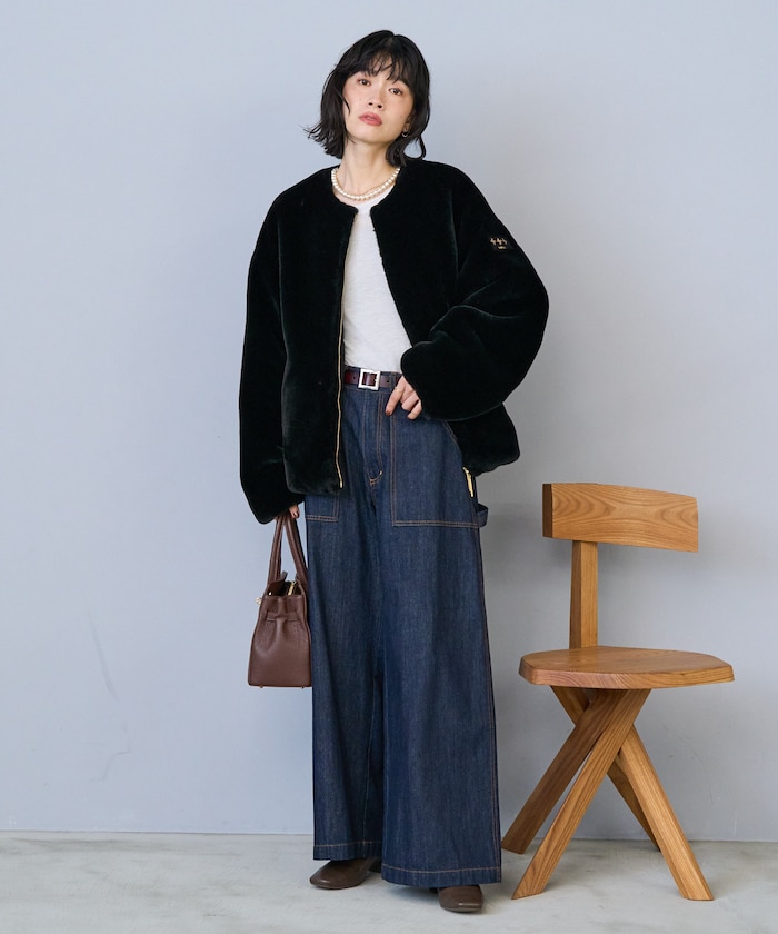 ブラック：BLACK