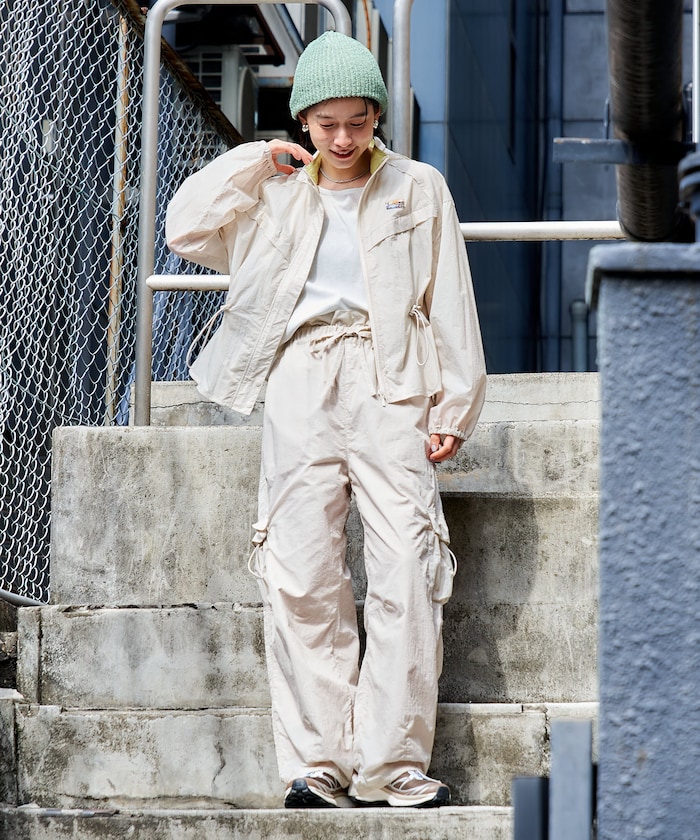 オフホワイト：OFF