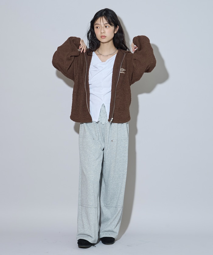 ブラウン：Brown