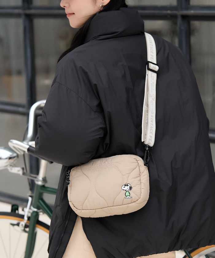 ベージュ：グレージュ