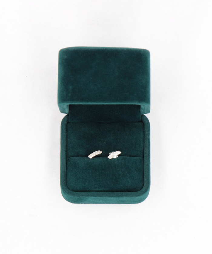 Diamond line earrings