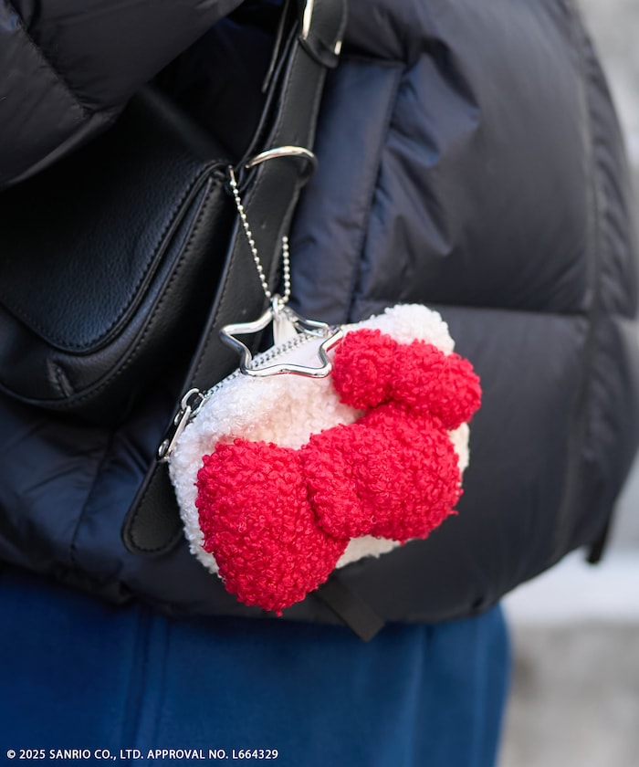 【12月11日12:00予約開始】”HELLOKITTY” もこもこ チャームポーチ