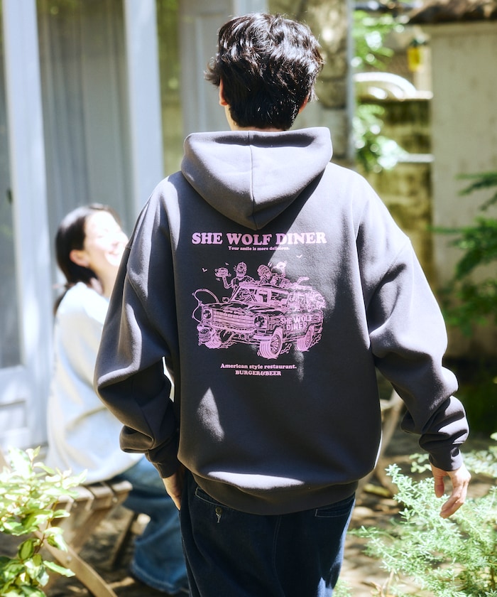 SHE WOLF DINER×FREAK'S STORE/シーウルフダイナー 別注 バックプリント POパーカー/フーディー 【限定展開】