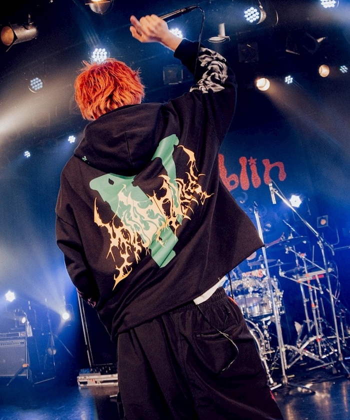 【9月22日 12:00発売】VLONE × Paledusk Collaboration Hoodie 【限定展開】