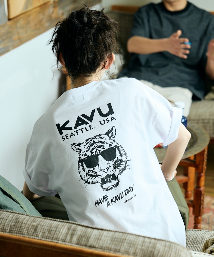 KAVU×FREAK'S STORE/カブ― 別注 バックデザイン 刺繍ワッペン クルーネック Tシャツ / TIGER【限定展開】