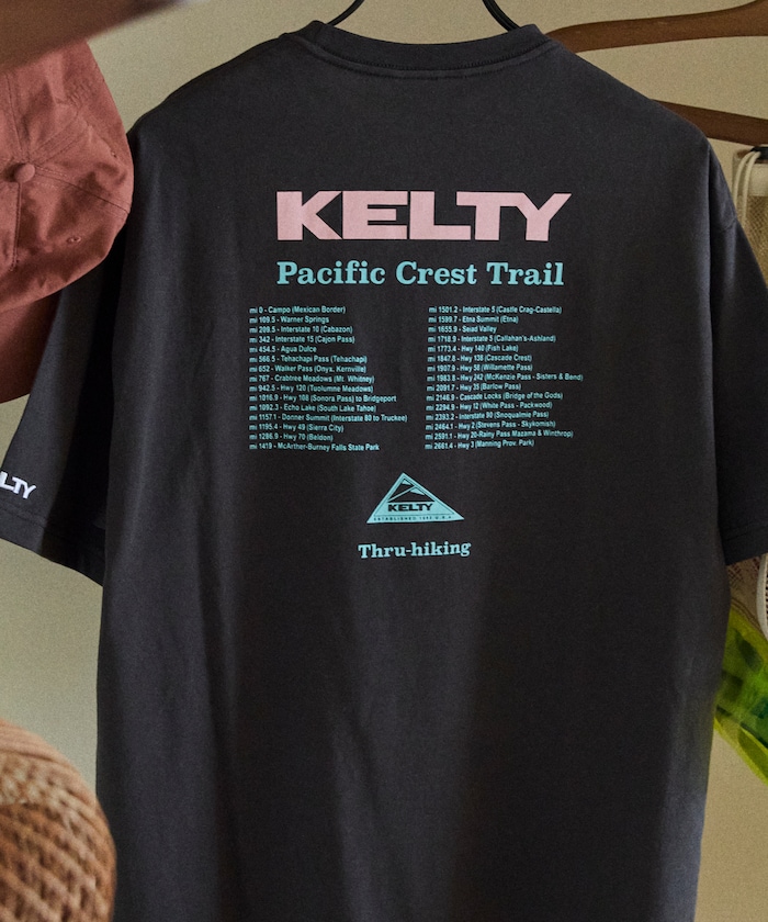 KELTY×FREAK'S STORE/ケルティ 別注 ビッグシルエット ツアーロゴ バックプリント クルーネックTシャツ 【限定展開】