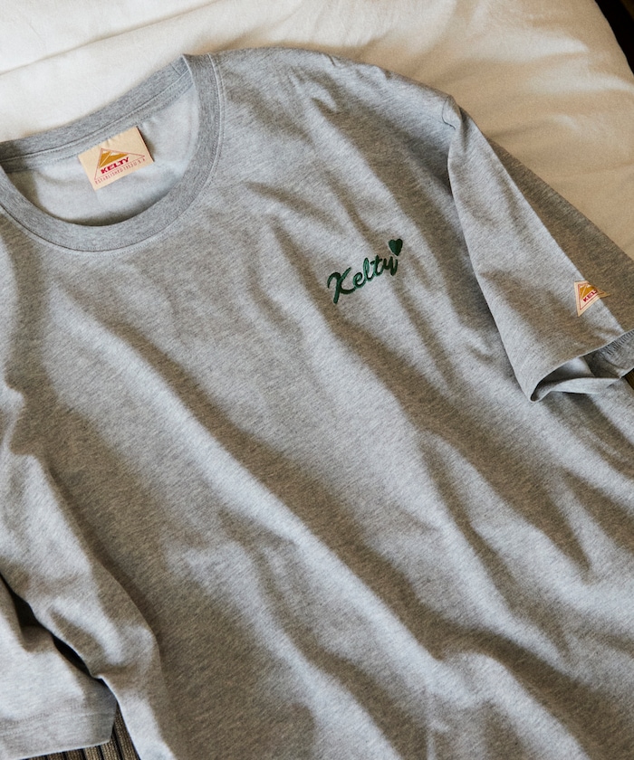 KELTY×FREAK'S STORE/ケルティ 別注 ビッグシルエット ロゴワンポイント ハート刺繍 クルーネックTシャツ 【限定展開】