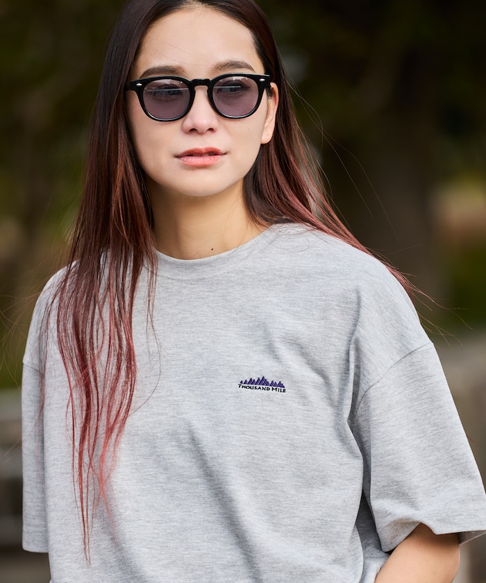 THOUSAND MILE×FREAK'S STORE/サウザンドマイル 別注 ワンポイント刺繍 クルーネック Tシャツ/抗菌防臭/吸水速乾 【限定展開】