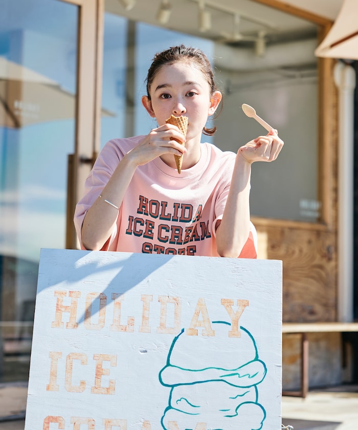 HOLIDAY ICECREAM×FREAK'S STORE 別注 ビッグシルエット カレッジプリント クルーネック Tシャツ 【限定展開】