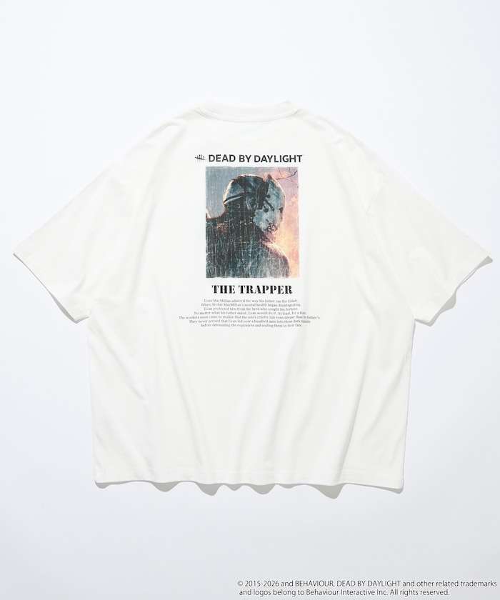 DEAD BY DAYLIGHT 別注 THE TRAPPER フォト バックプリント クルーネックTシャツ 【限定展開】