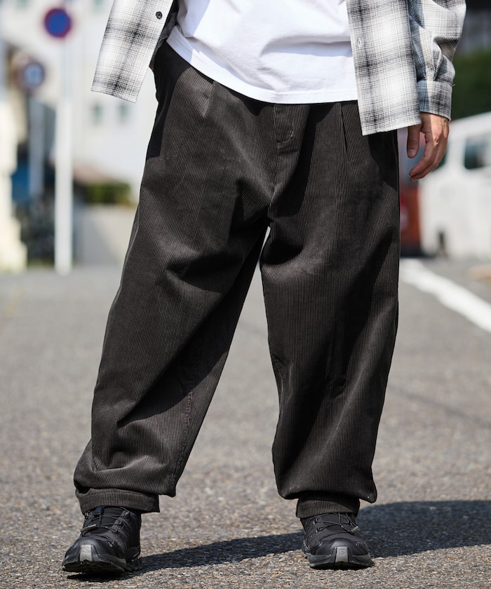 ワイドシルエット コーデュロイ タックパンツ 【限定展開】