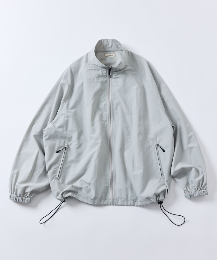 リラックスフィット スタンドカラー ナイロン ジップブルゾン 【限定展開】