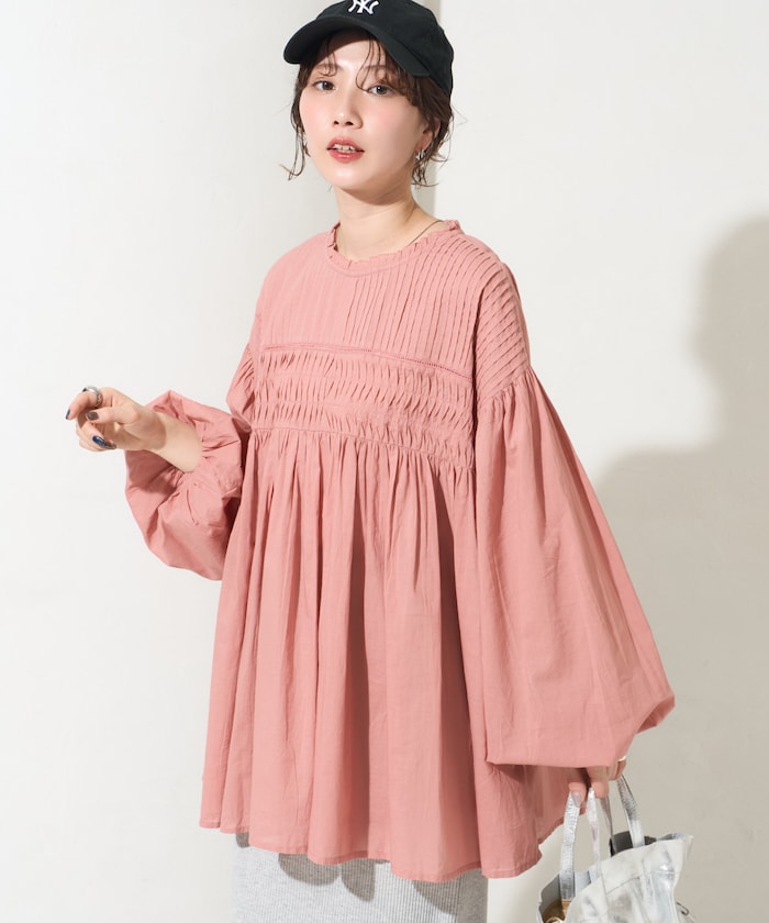 コーラルピンク：サーモンピンク