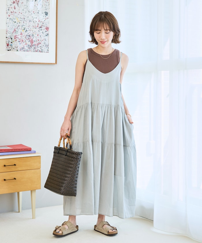 ライトグレー：アイスグレー