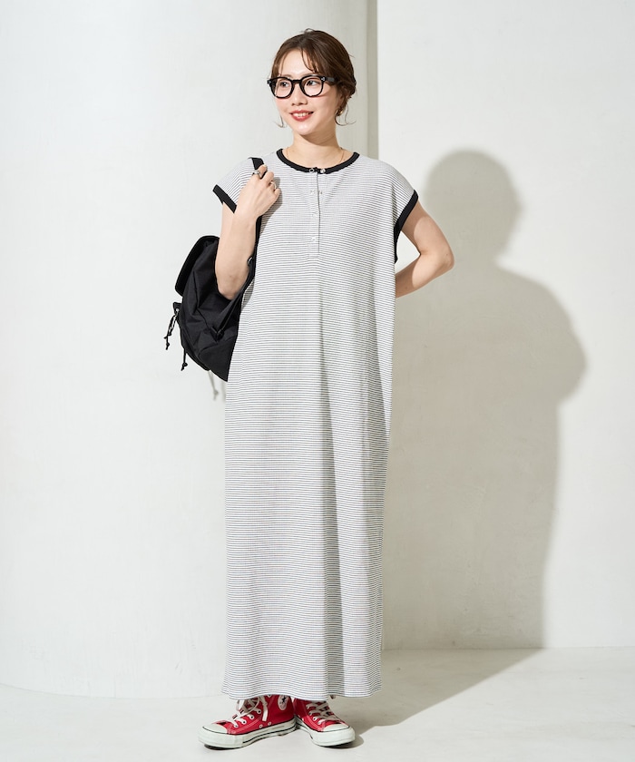 オフホワイト：ホワイト×ブラック