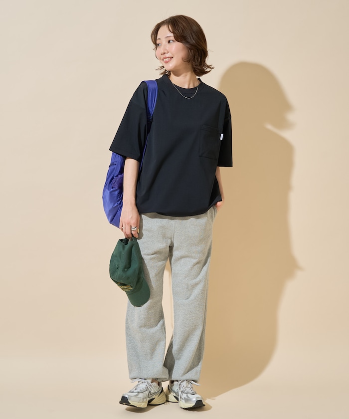 ブラック：BLACK