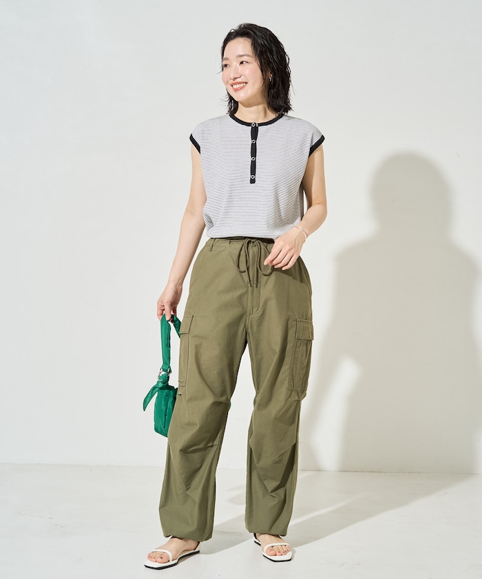 オフホワイト：ホワイト×ブラック