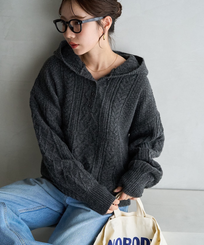 ケーブルニット フーディー プルオーバー【限定展開】