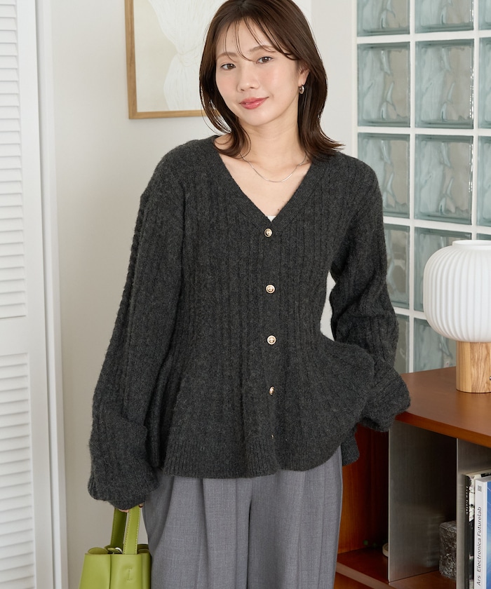 金ボタン ペプラム ニット カーディガン【限定展開】