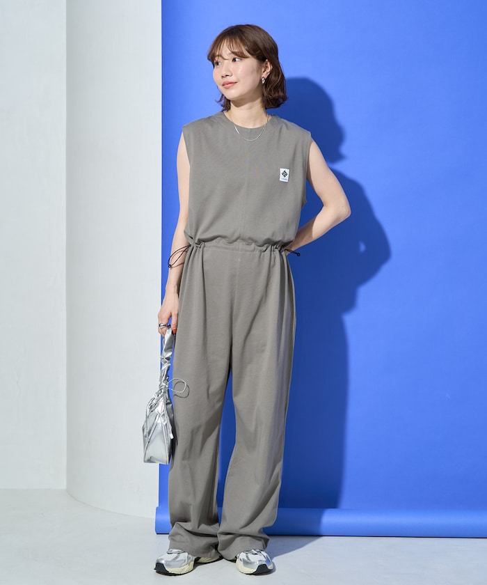 ベージュ：Wet Sand（252）