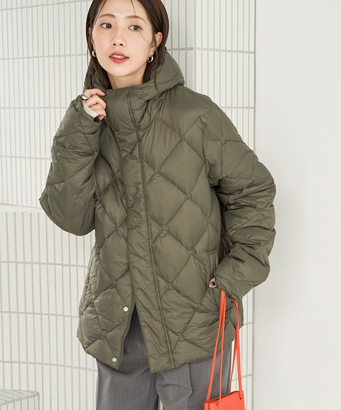 yTAIONz CITY PACKABLE HOOD DOWN JKTyWJz female