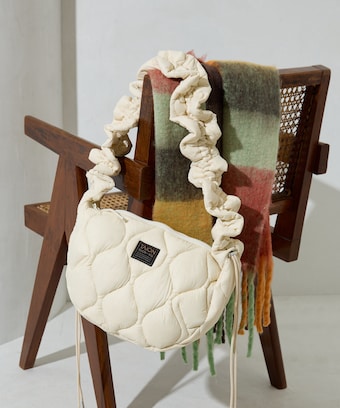 完売品【アウトドア×フリークスストア】別注 フリル ショルダーバッグ  