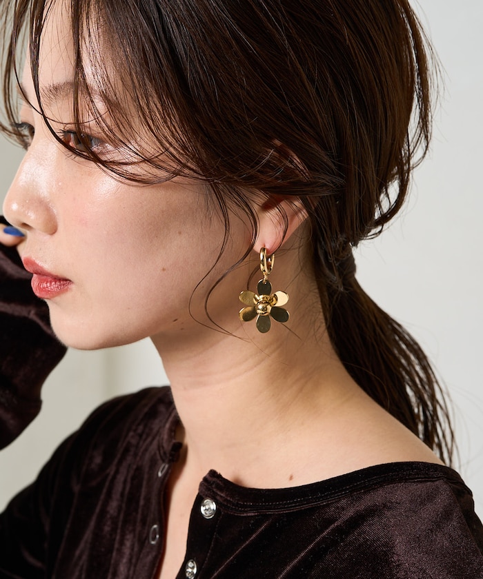 フラワー チャーム ピアス【限定展開】