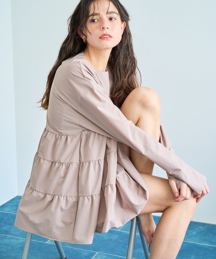 ライトピンク：ピンクベージュ